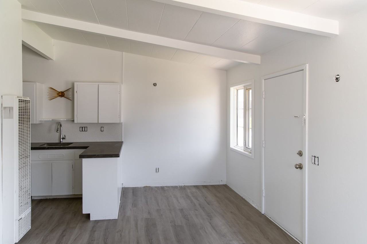 605 2nd St - Photo 5 of 10