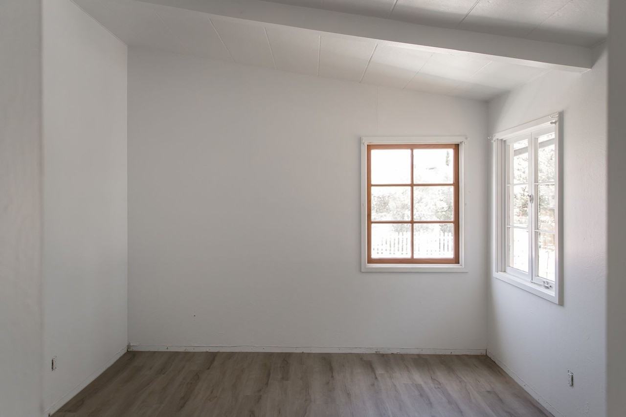 605 2nd St - Photo 7 of 10