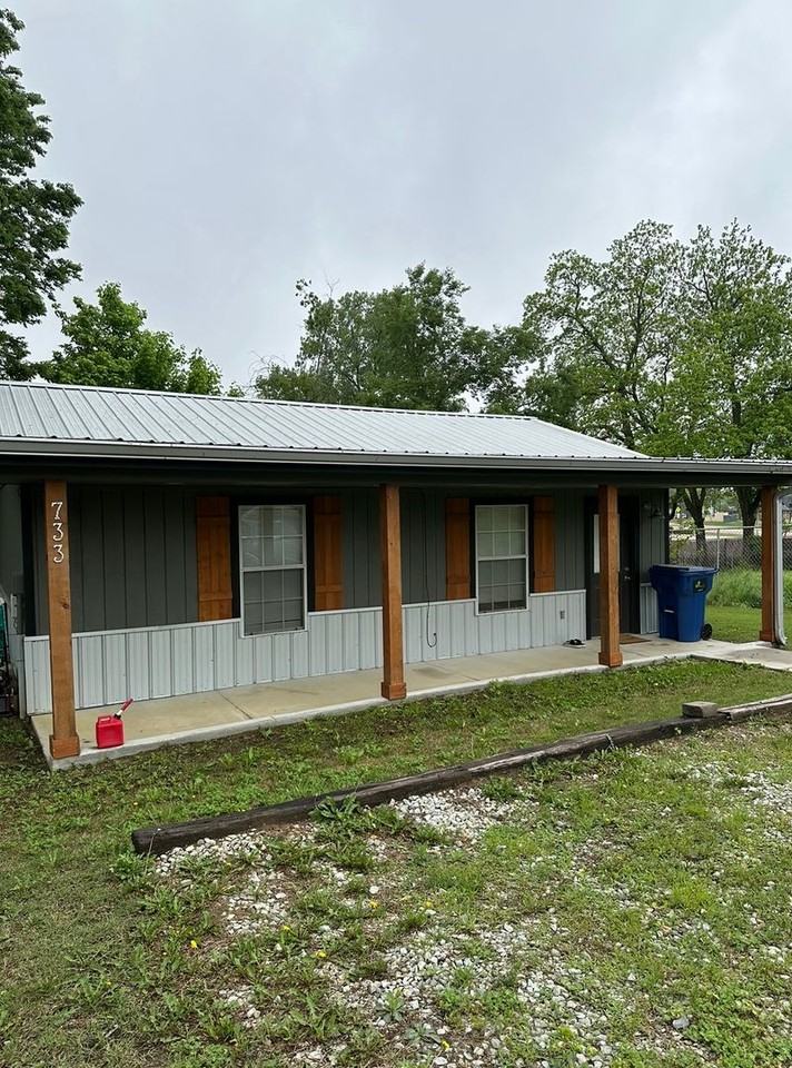 733 Orchard St - Photo 7 of 8