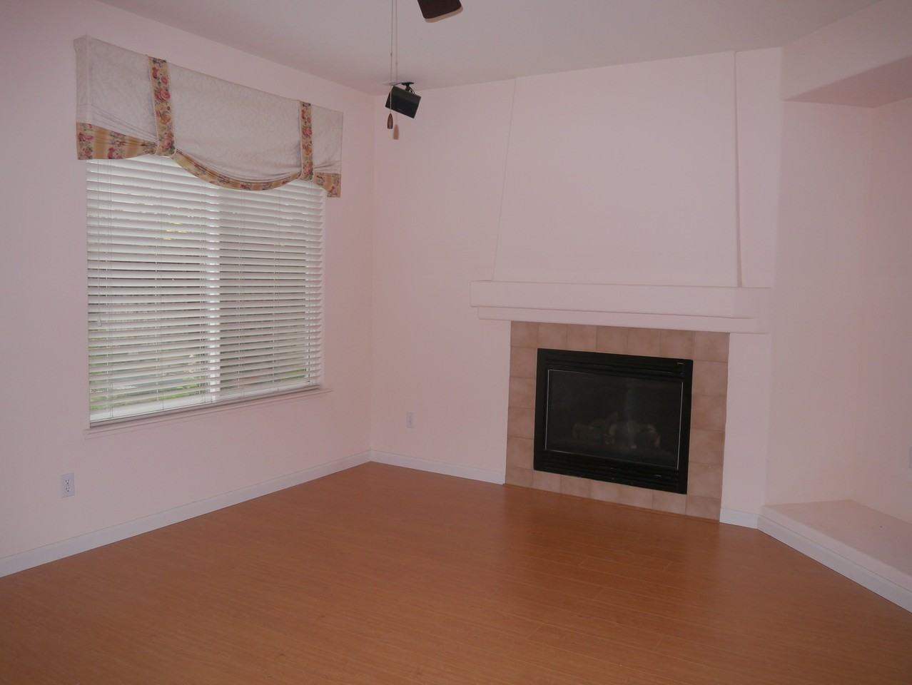 2442 Colby Ct - Photo 2 of 15