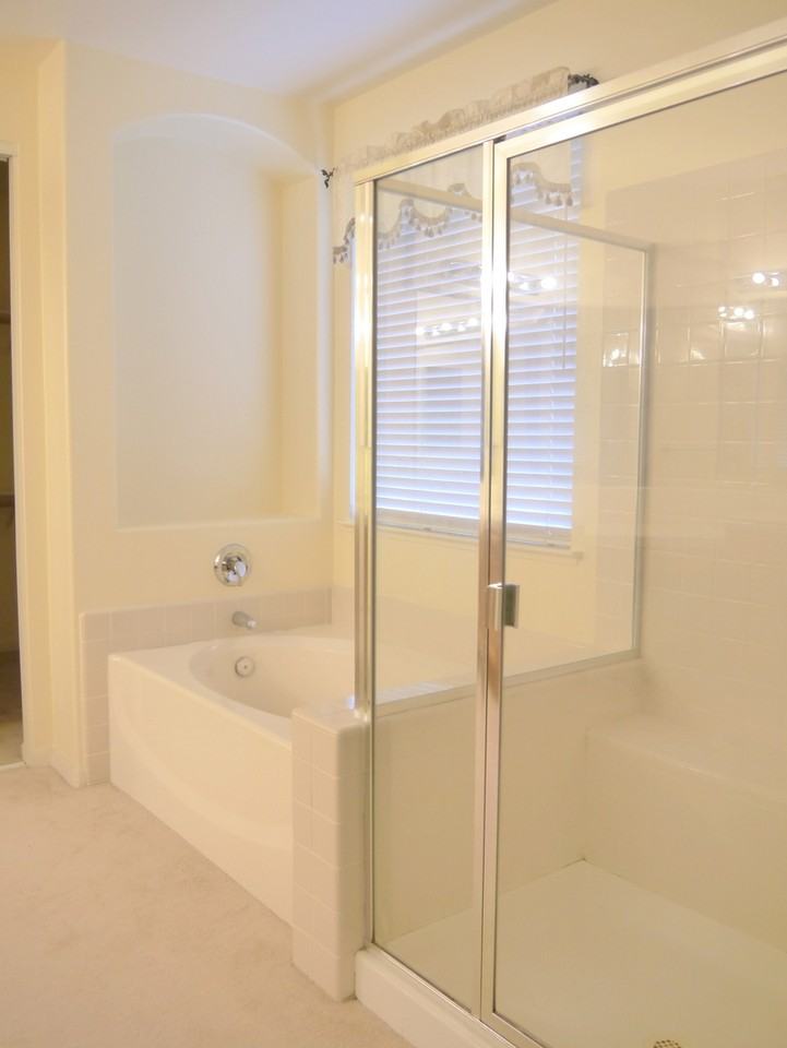 2442 Colby Ct - Photo 5 of 15