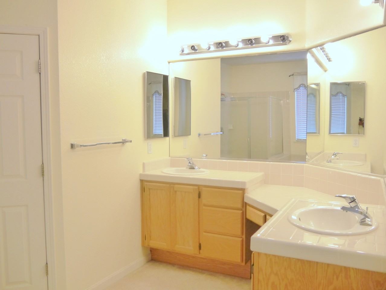 2442 Colby Ct - Photo 6 of 15