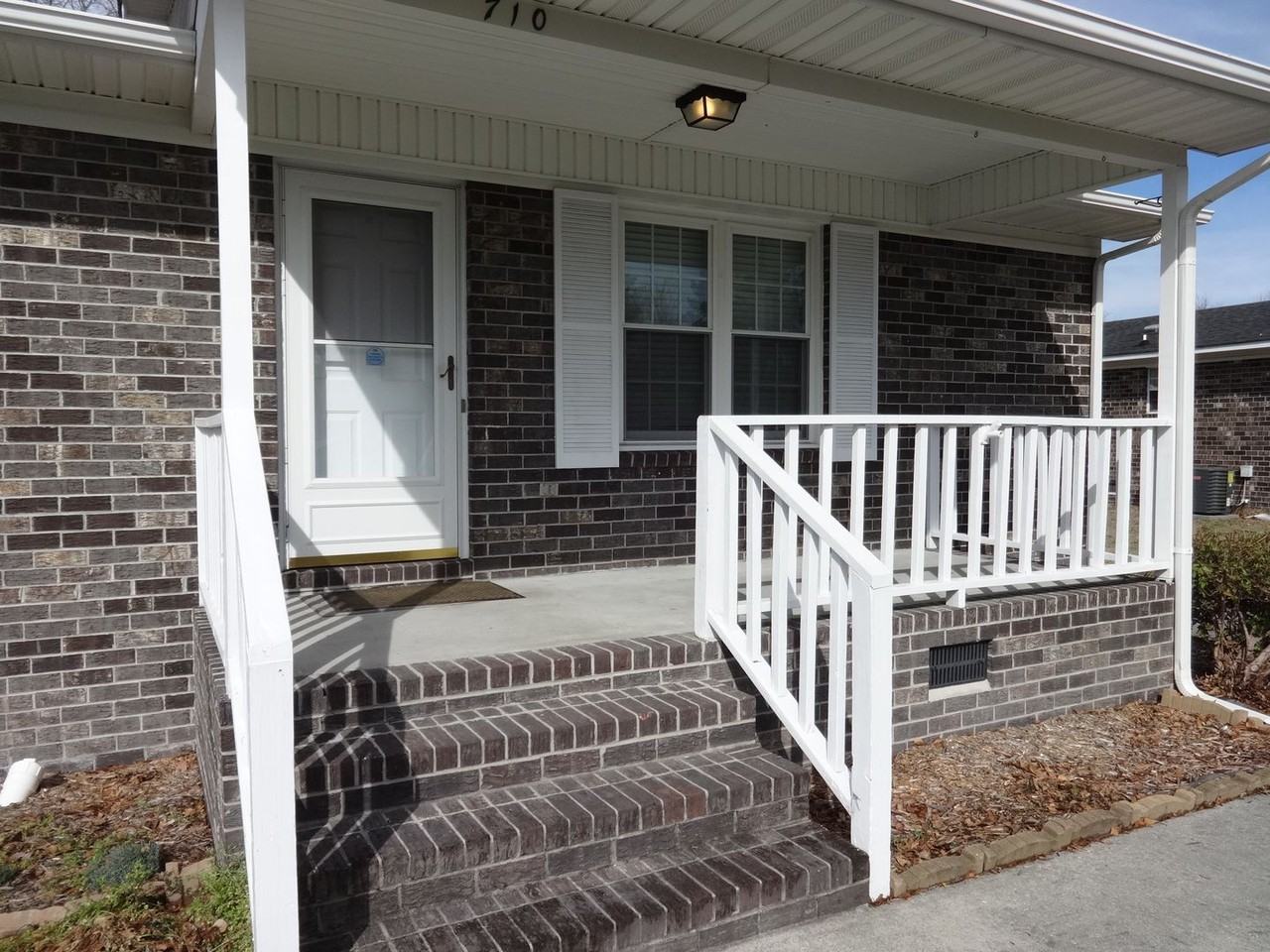 710 Raintree Ln - Photo 2 of 22