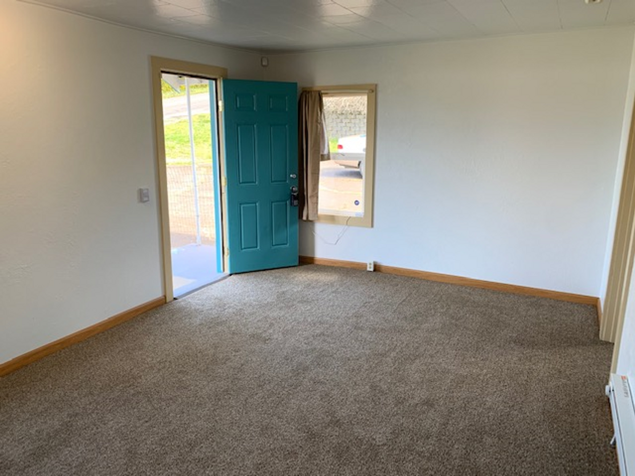 800 Oakhill Avenue Southeast - Photo 3 of 14