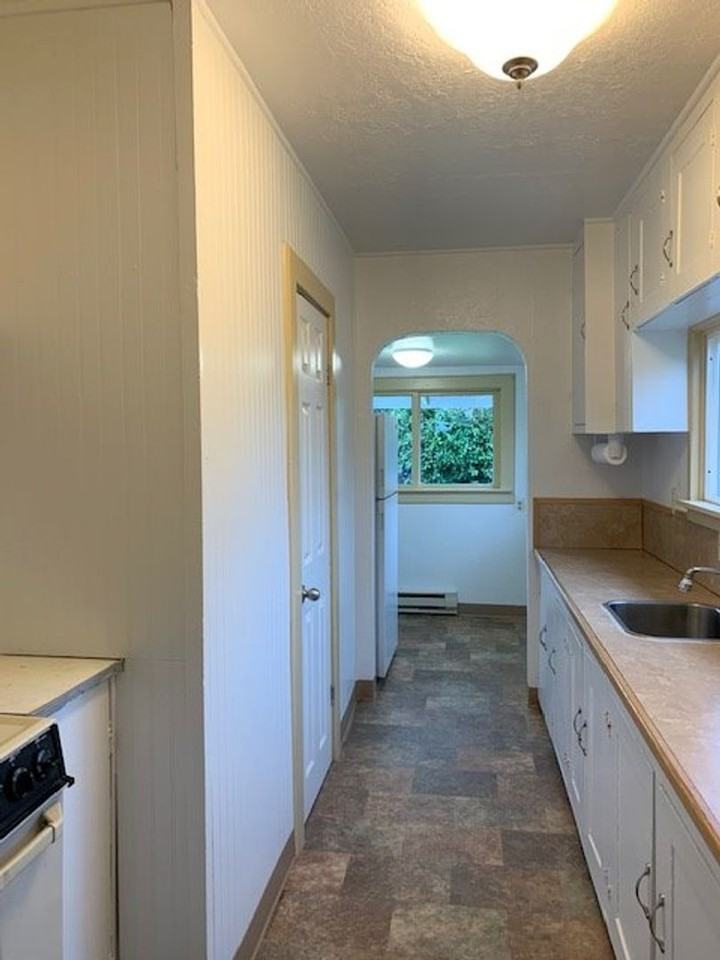 800 Oakhill Avenue Southeast - Photo 6 of 14