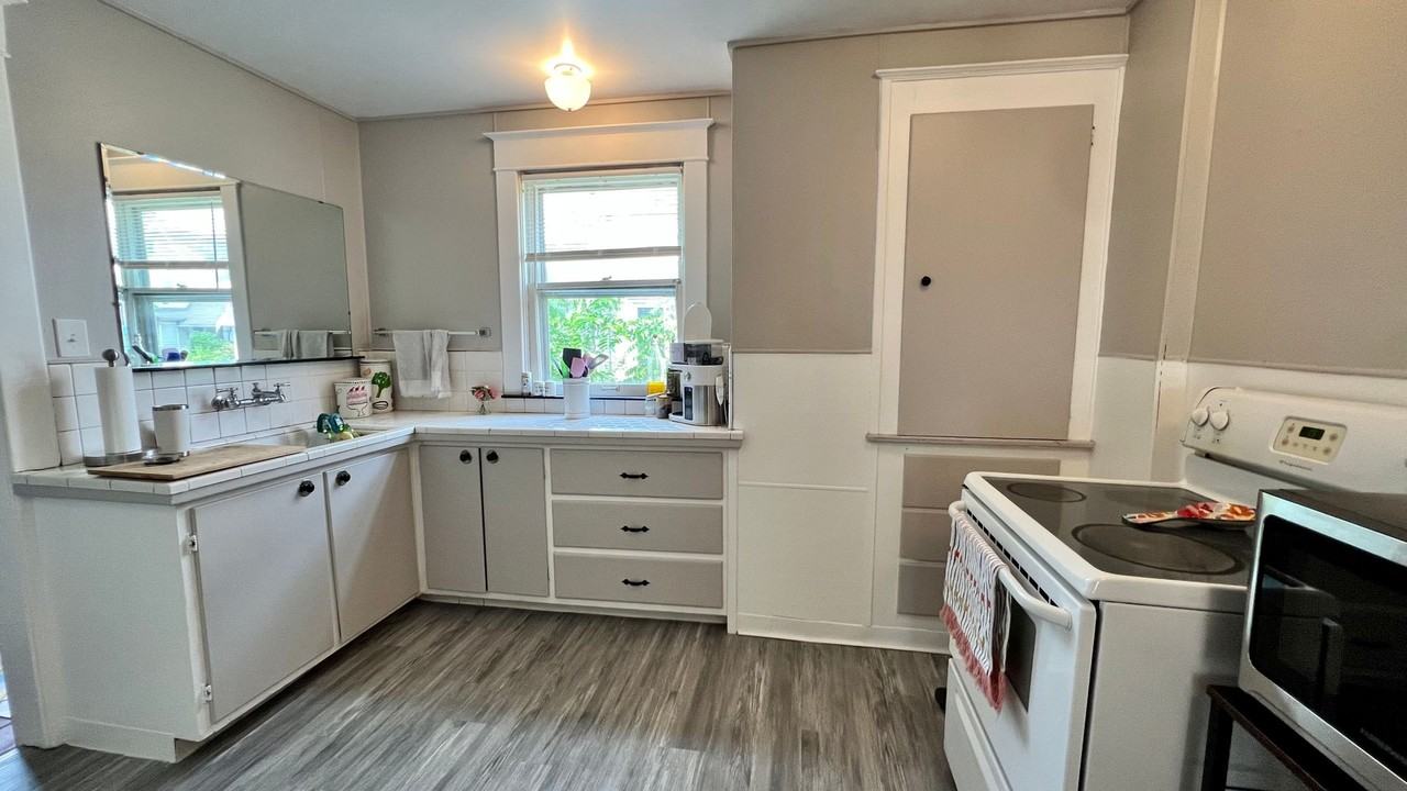 531 Glenwood Ave Se - Photo 4 of 13