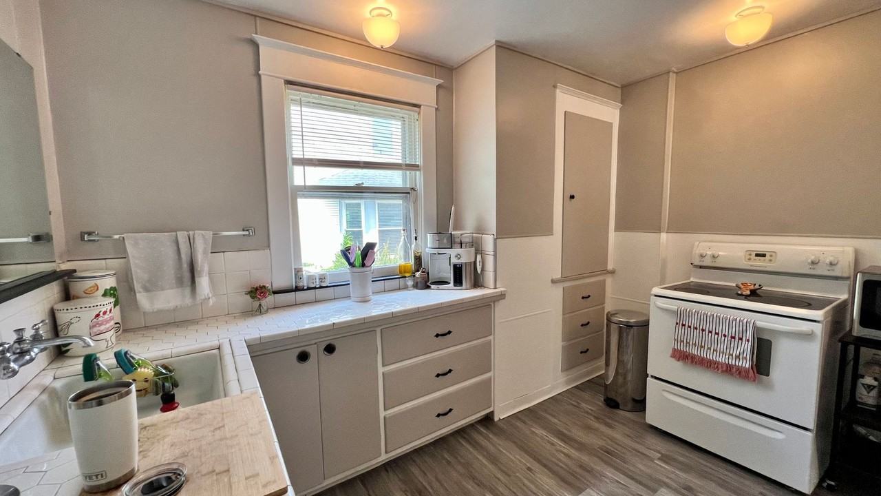 531 Glenwood Ave Se - Photo 5 of 13