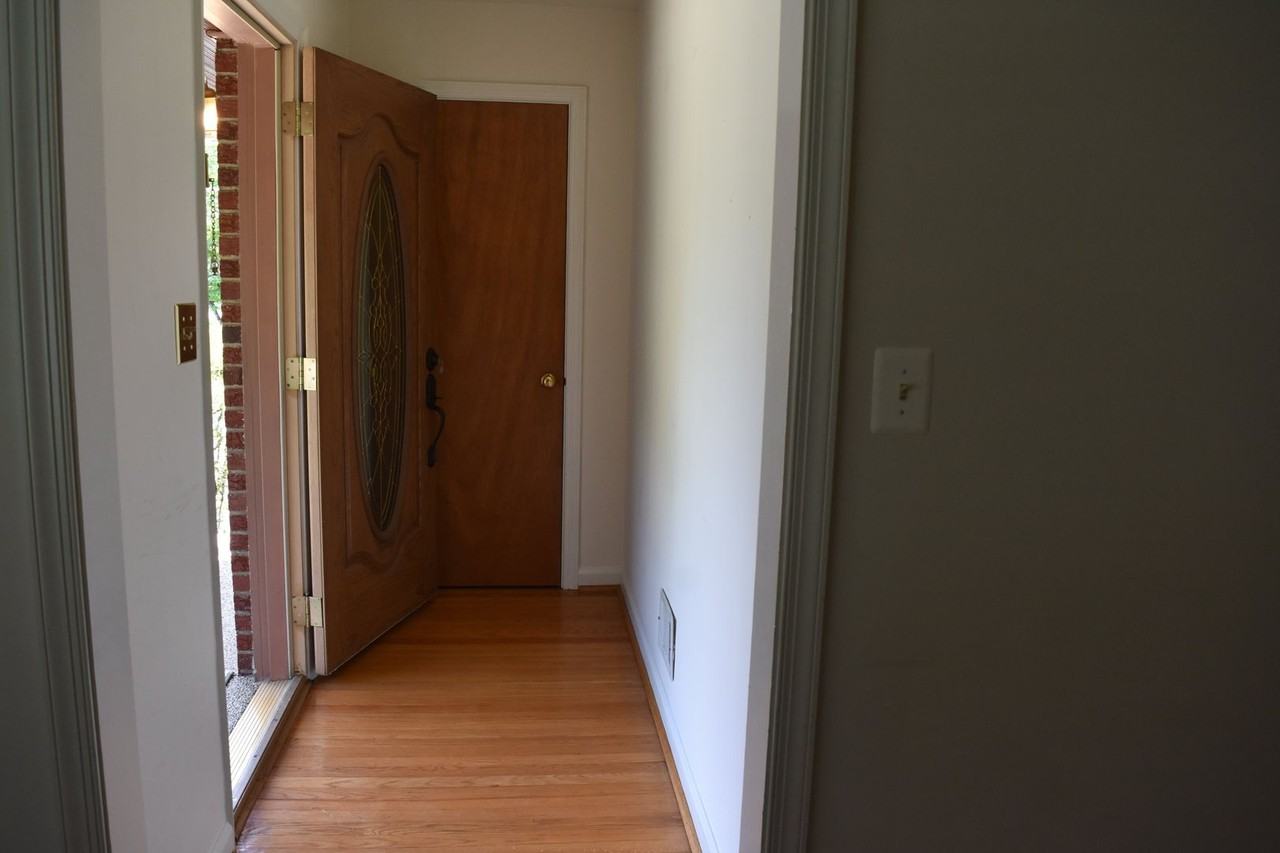 1400 Stafford Ave - Photo 3 of 23