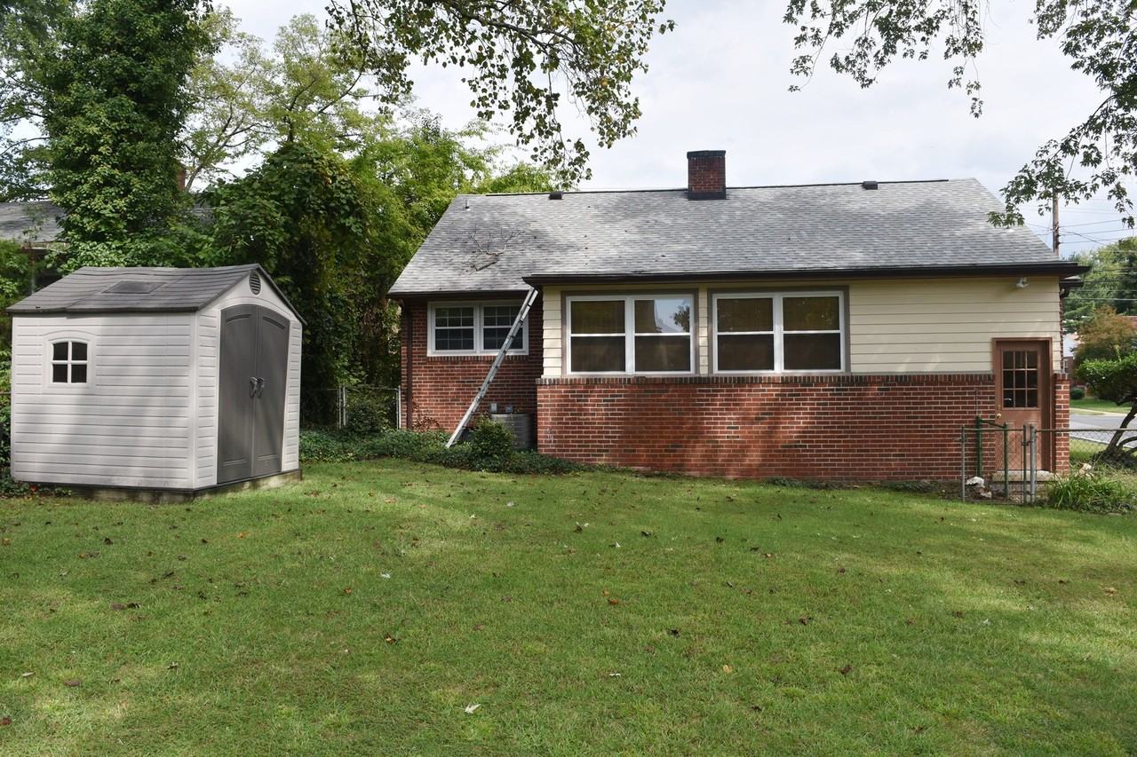 1400 Stafford Ave - Photo 4 of 23