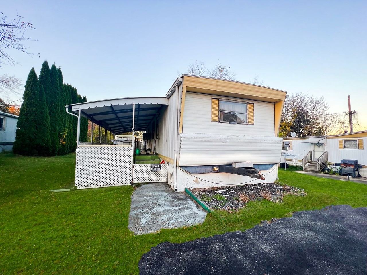 15 Briarwood Ln - Photo 3 of 4