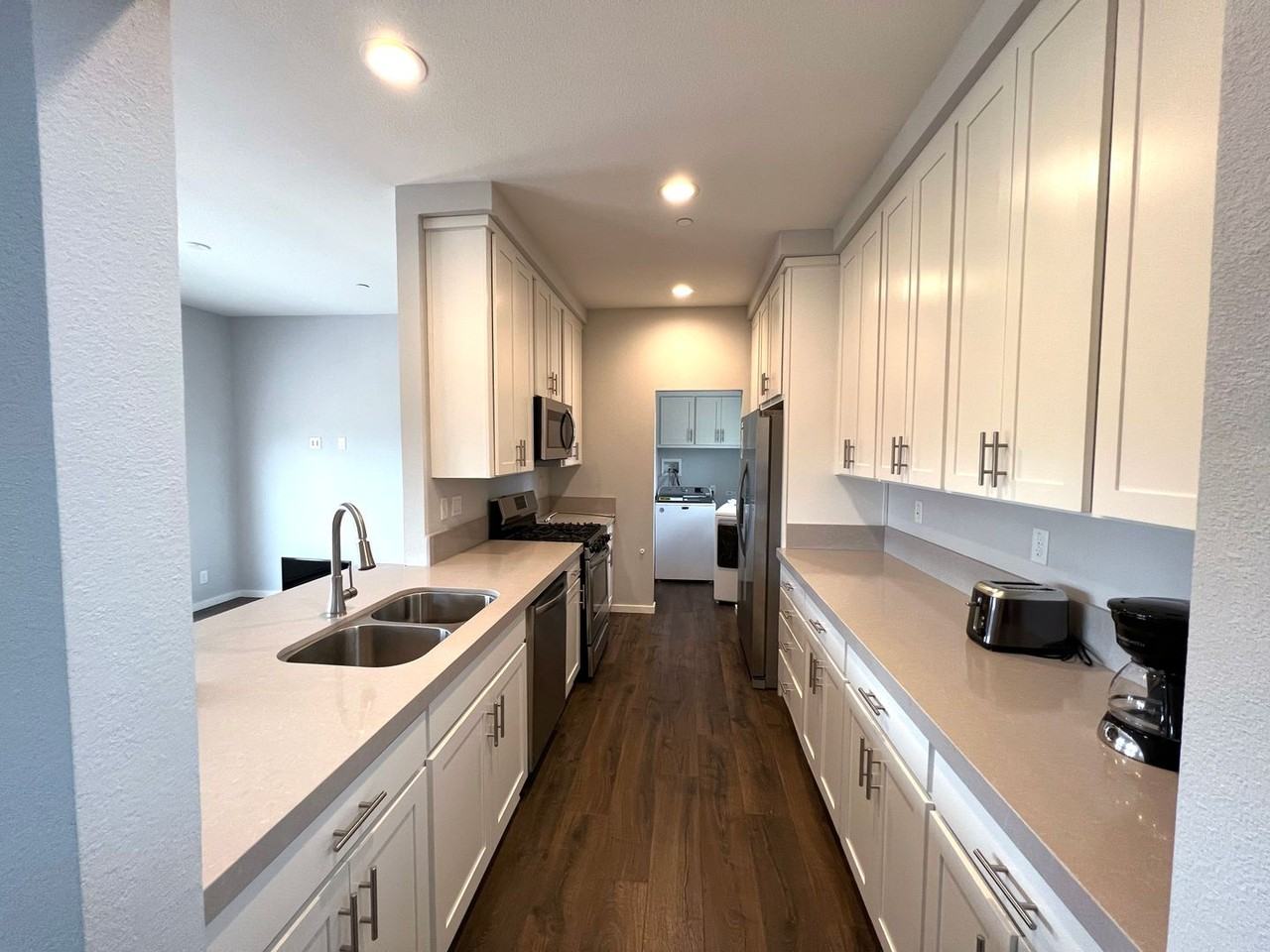 1580B Jennilsa Ln - Photo 2 of 11