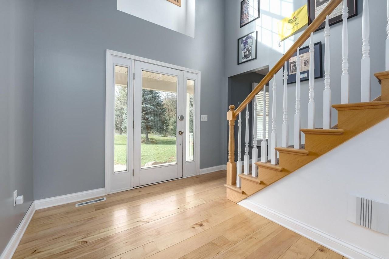 5755 Forest Harbor Dr - Photo 2 of 32