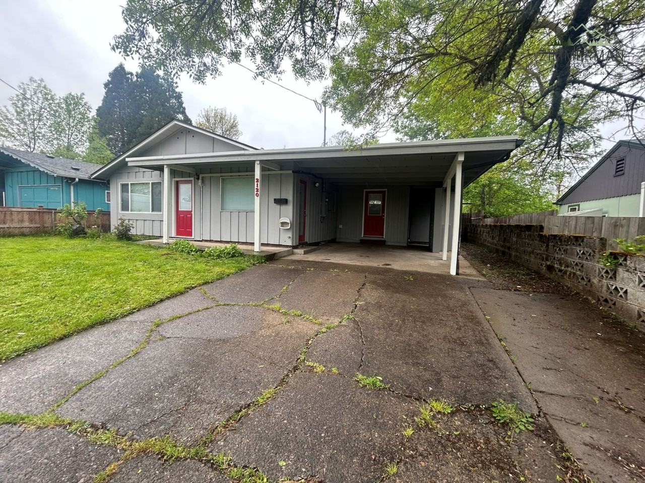 2120 Hayes St - Photo 2 of 25