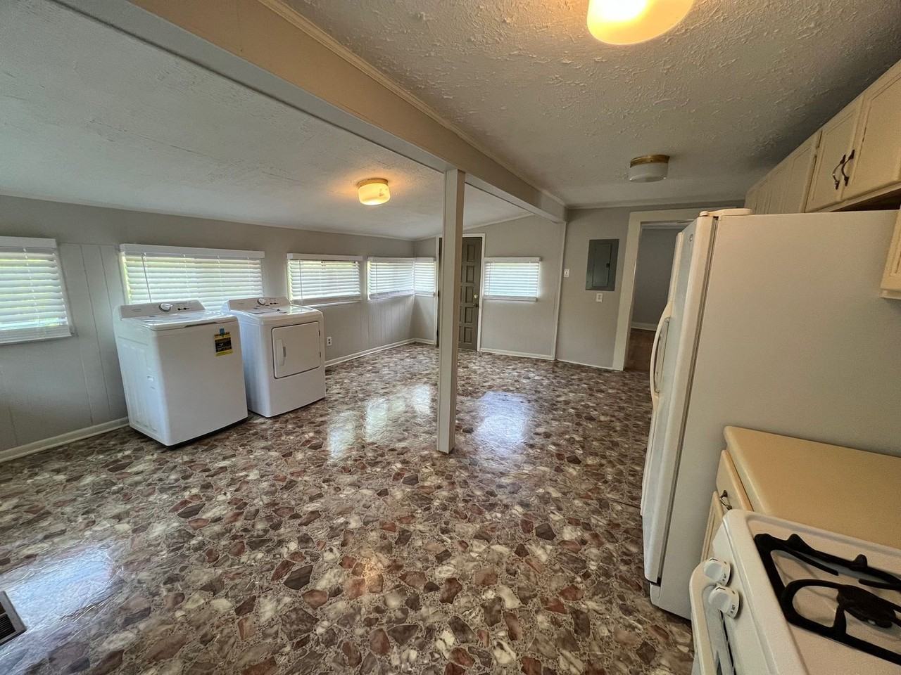 134 Herman St - Photo 3 of 14