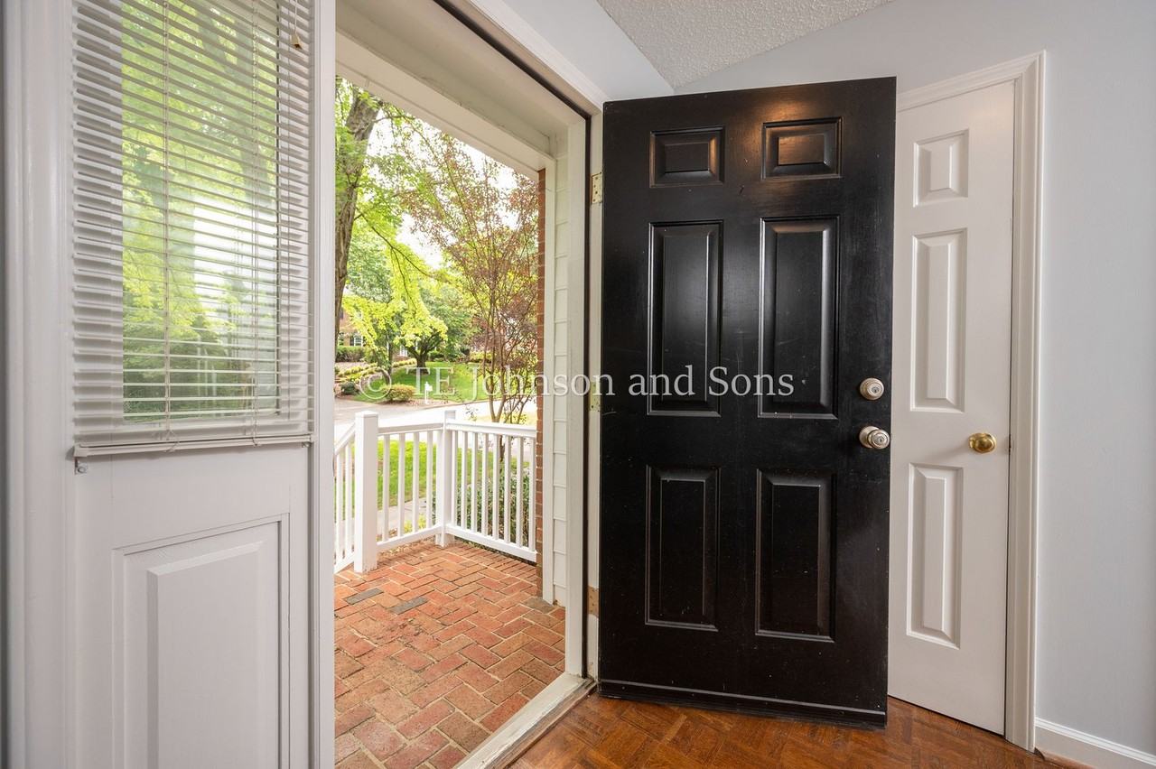 1222 Shelter Cv - Photo 2 of 26