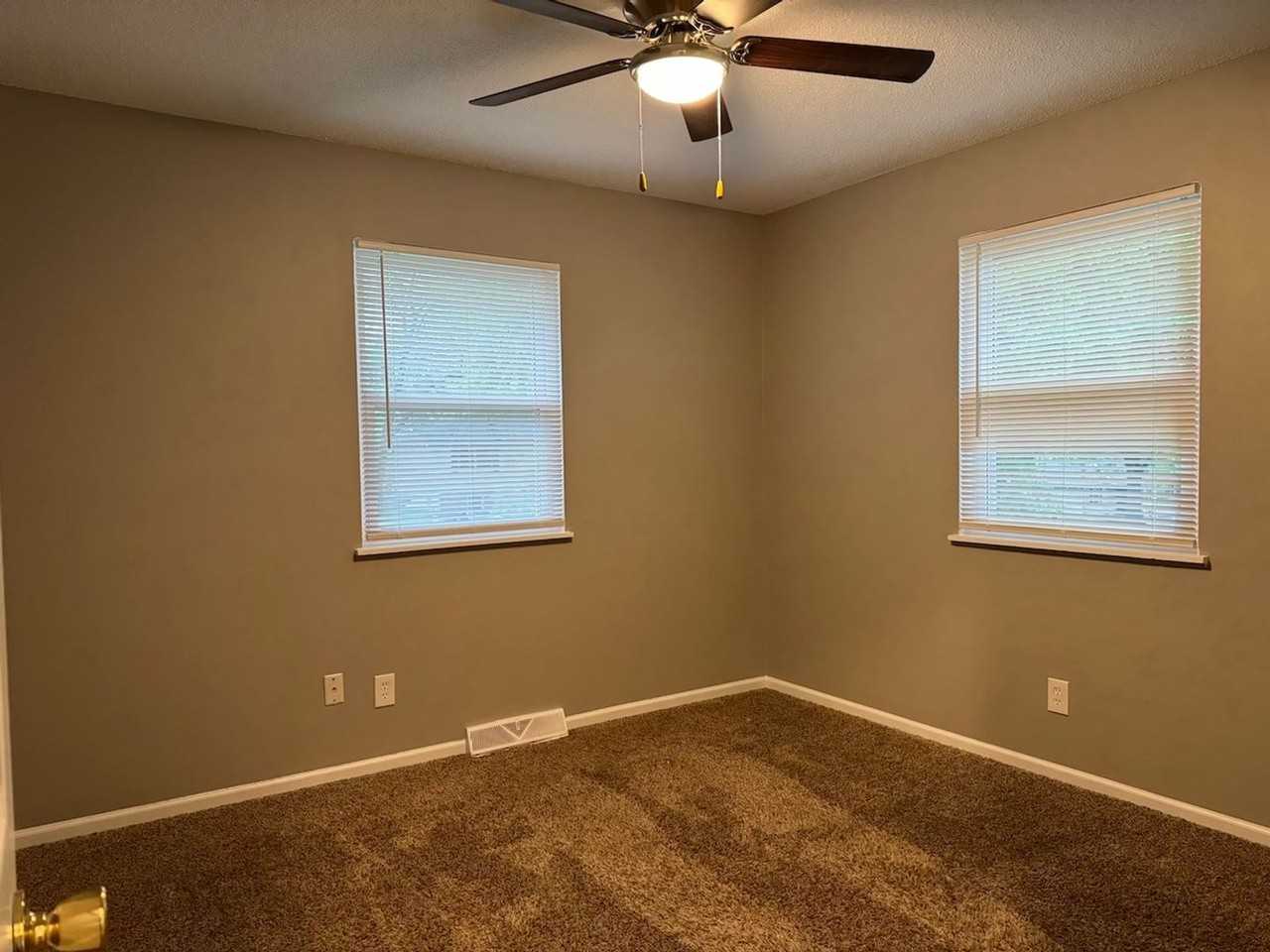 7212 Montana Ave - Photo 3 of 13