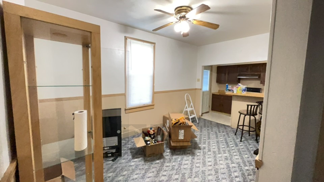 442 Wilcox St - Photo 3 of 10