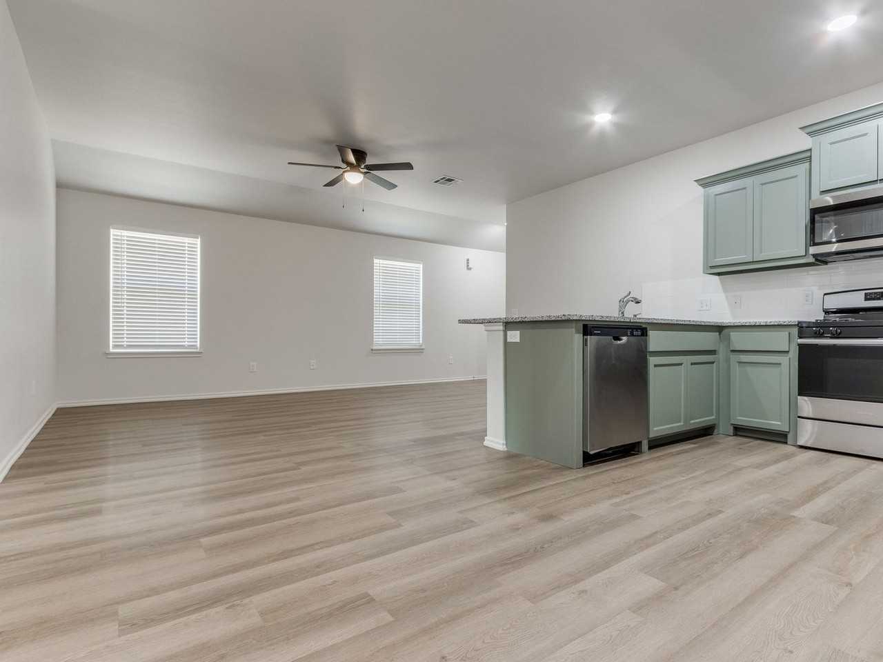 1543 Pavy Pkwy - Photo 6 of 45