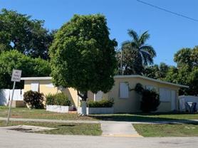 4771 Ne 17th Ave - Photo 1 of 1