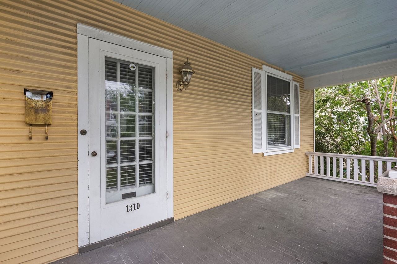 1310 Greycourt Ave - Photo 3 of 23