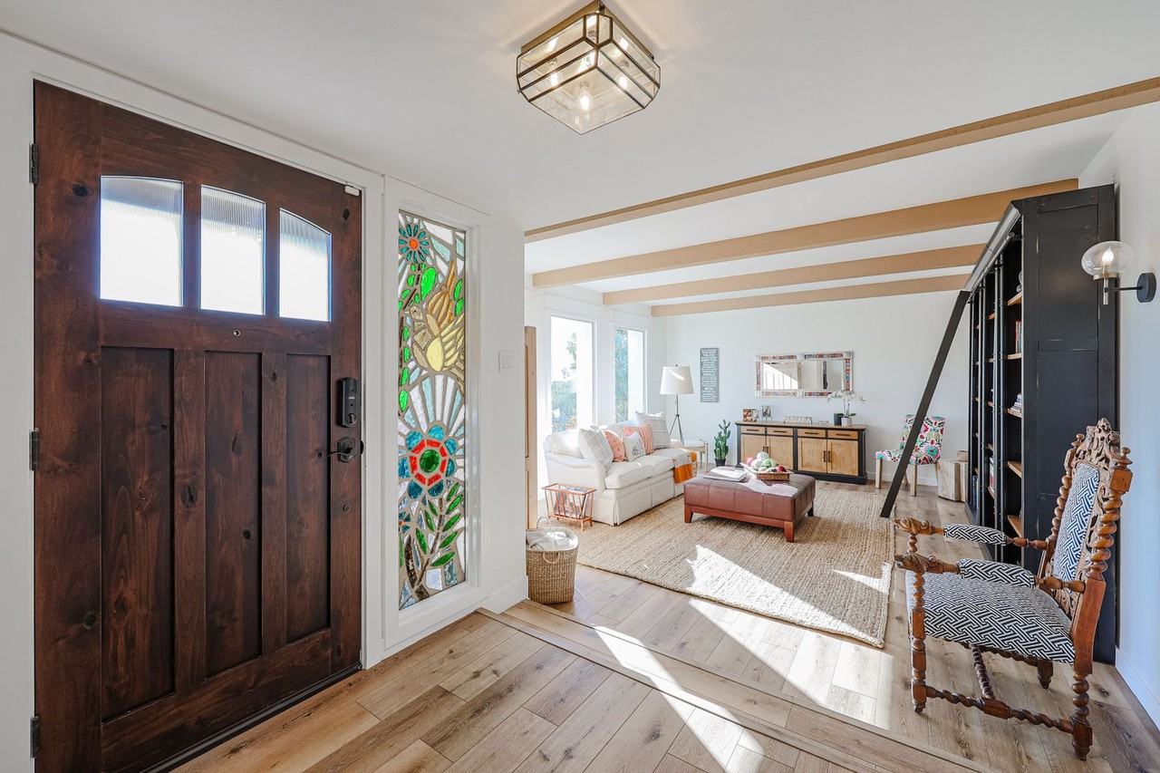 2226 E Belmont Ave - Photo 3 of 28