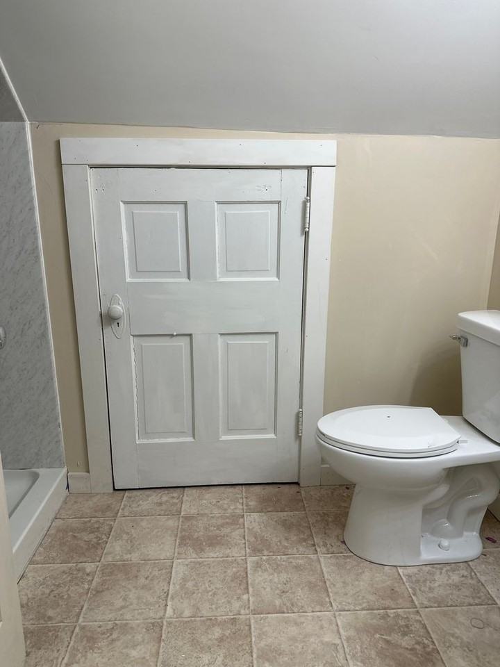 220 E. Franklin - Photo 2 of 4