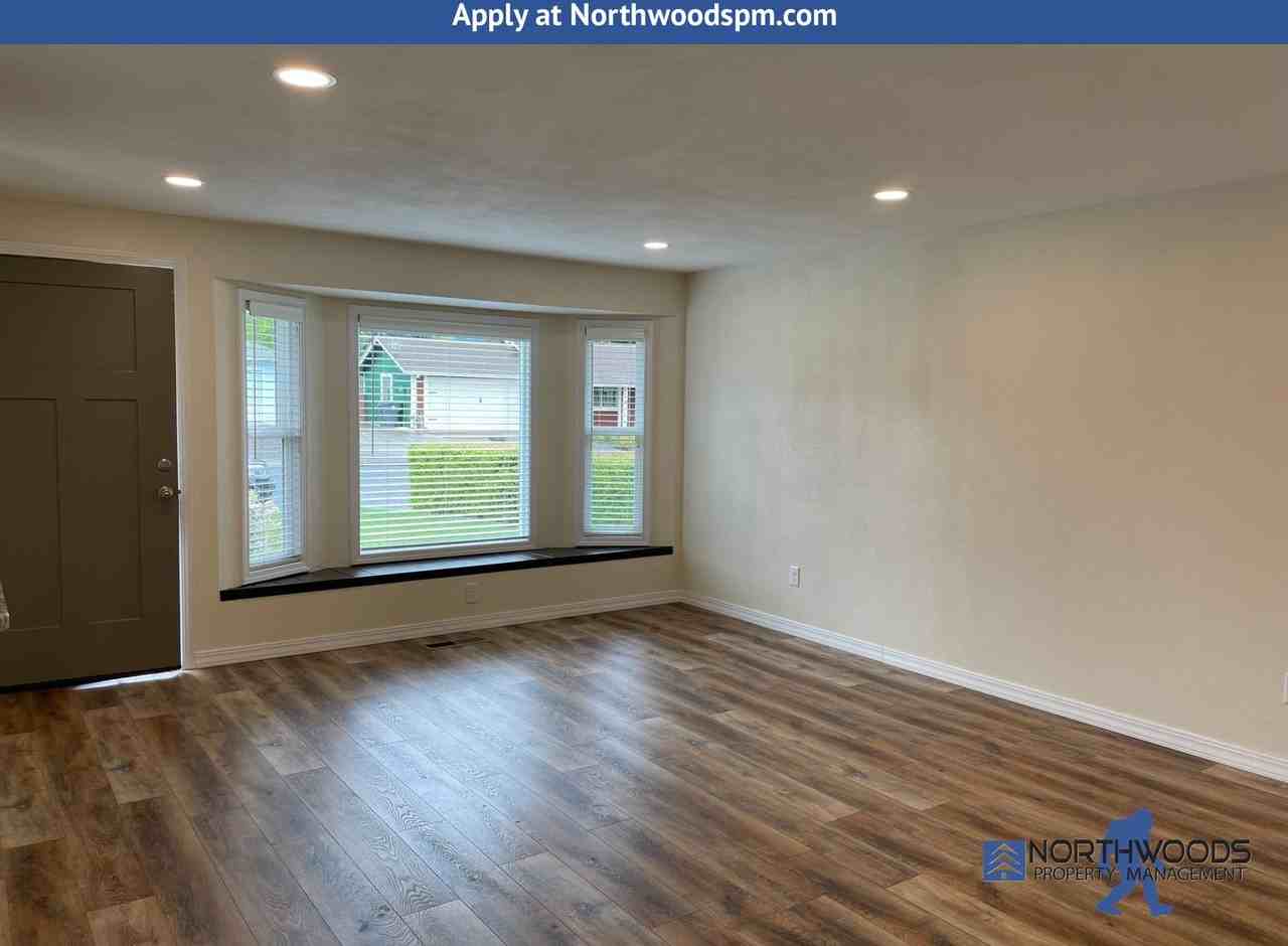 549 Glenn Way - Photo 4 of 25