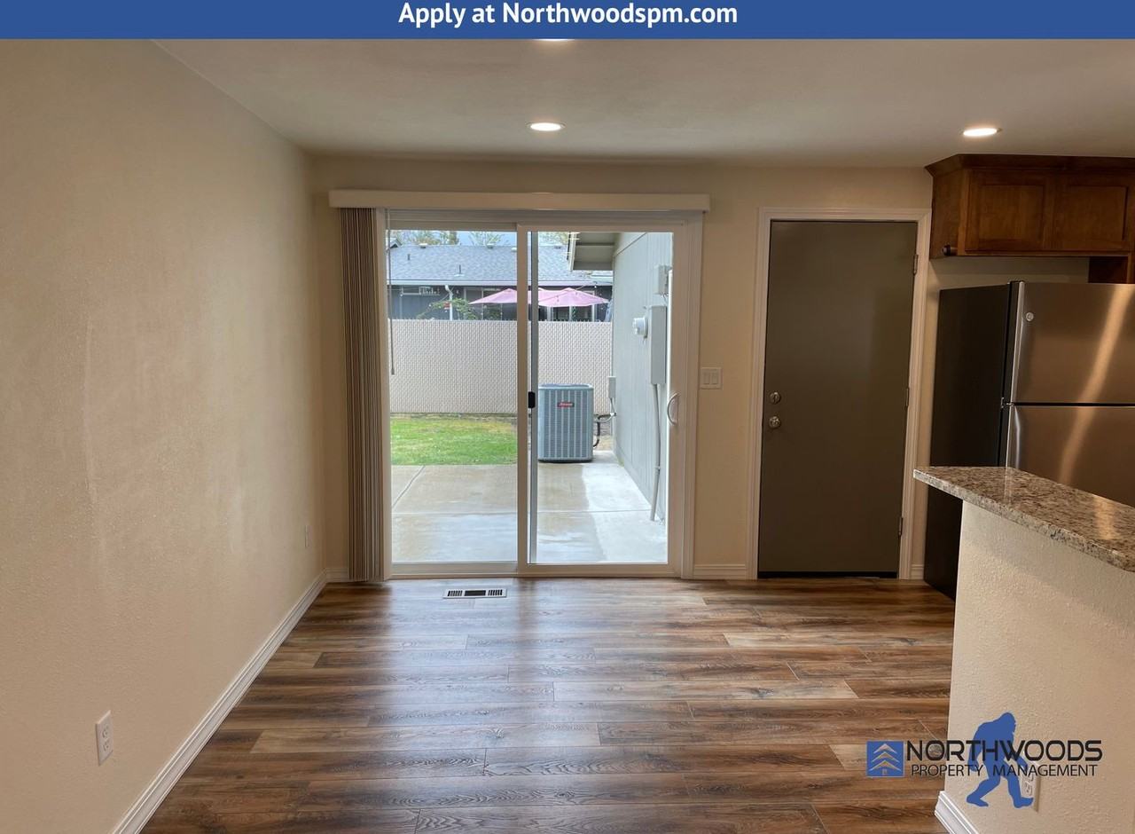 549 Glenn Way - Photo 5 of 25