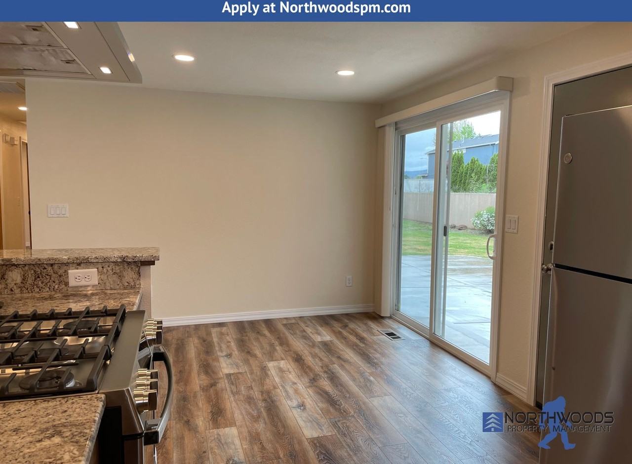 549 Glenn Way - Photo 6 of 25