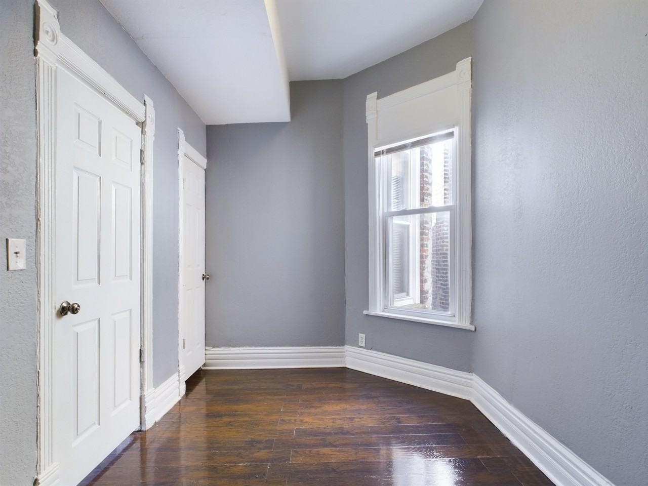1124 S Sacramento Blvd #1 - Photo 6 of 13