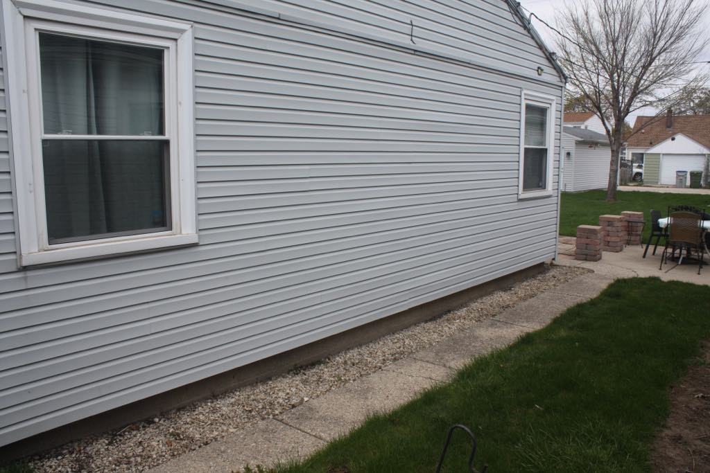 2112 W Howard Ave #2112 - Photo 2 of 50