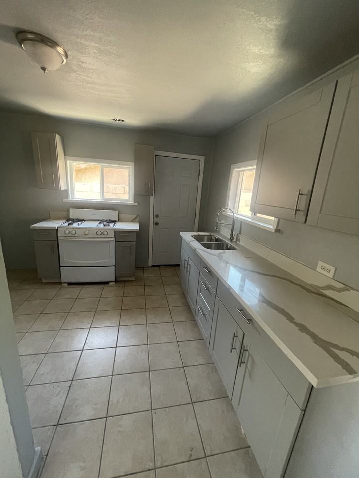 1110 Normandy Dr #1-2 - Photo 7 of 10