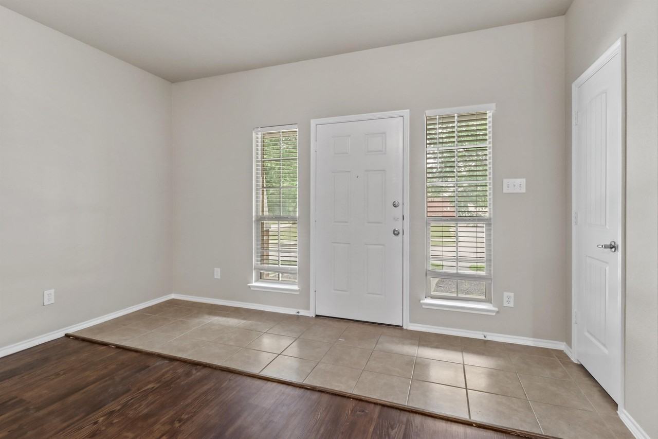5417 Beacon Ln #1 - Photo 2 of 32