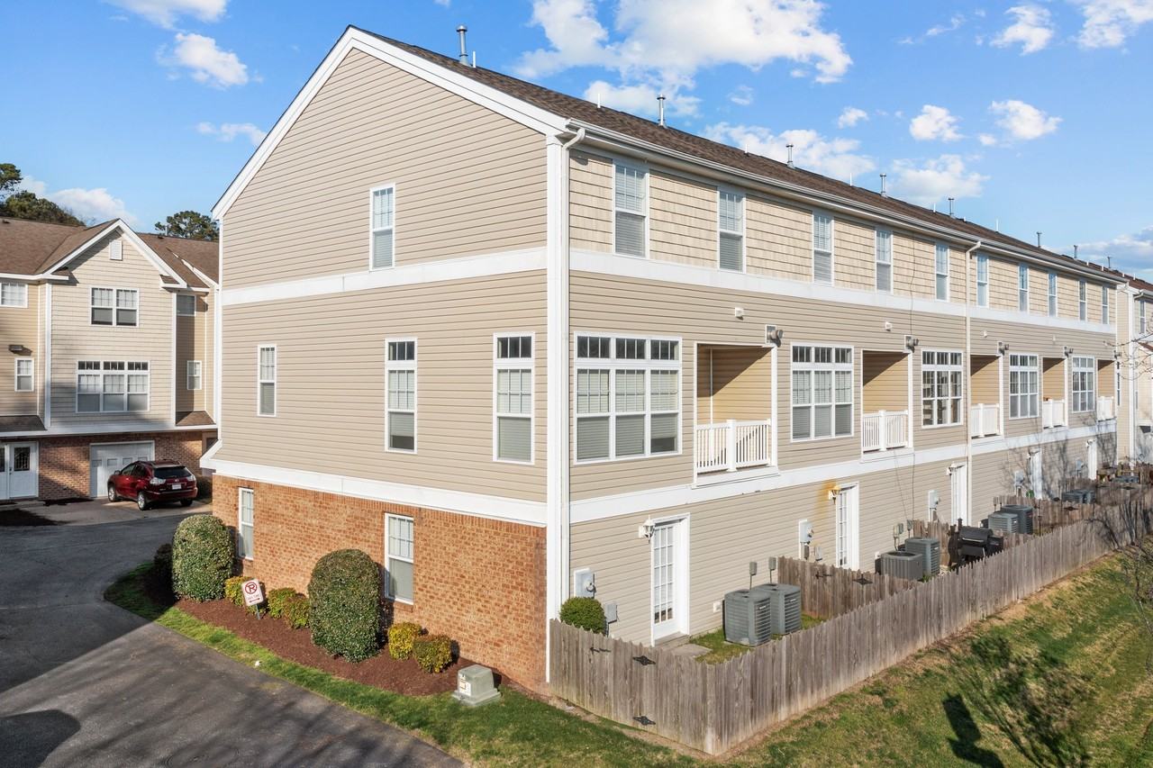 4761 Beach Bay Ct #1 - Photo 3 of 50