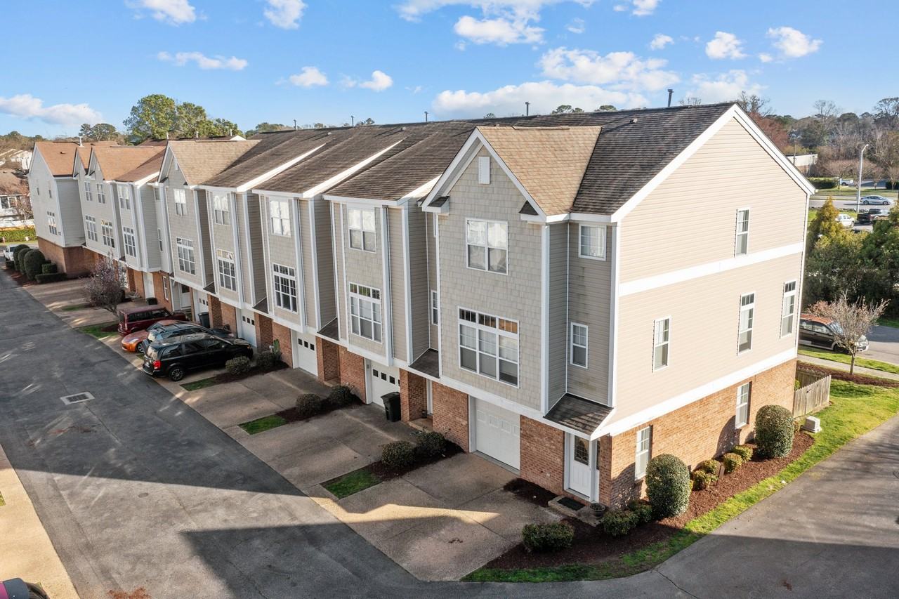 4761 Beach Bay Ct #1 - Photo 4 of 50