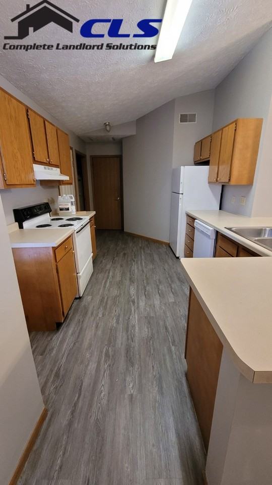 554 College Ave - Photo 2 of 9