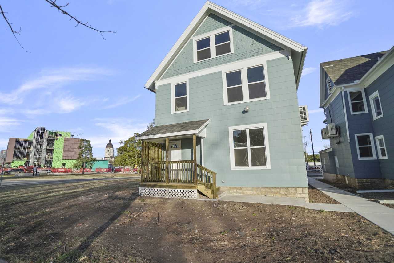 1244 Sw Topeka Blvd #2A - Photo 3 of 14