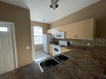13102 Indian Creek Dr #1 - Photo 2 of 7