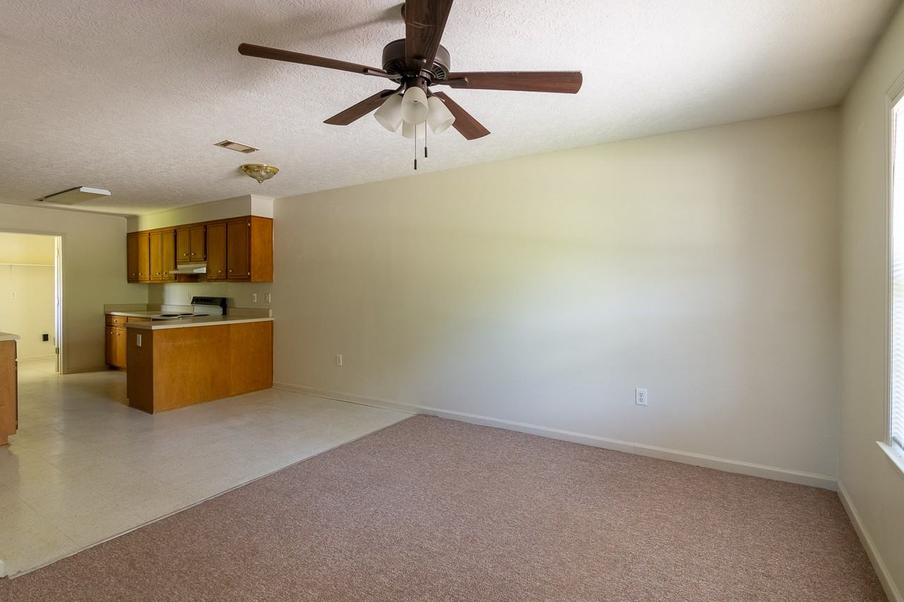 206 6th Ave #1 - Photo 4 of 16
