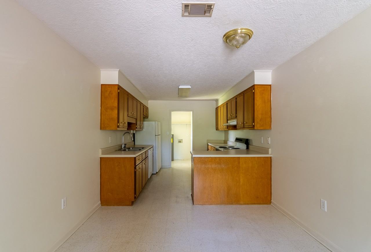 206 6th Ave #1 - Photo 7 of 16