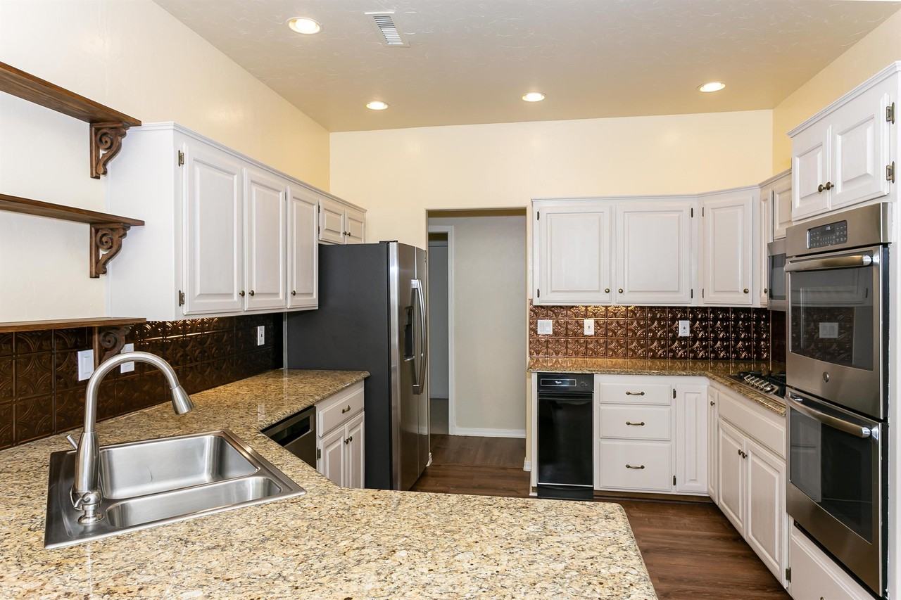 1710 Valley Ranch Cir #1 - Photo 2 of 21