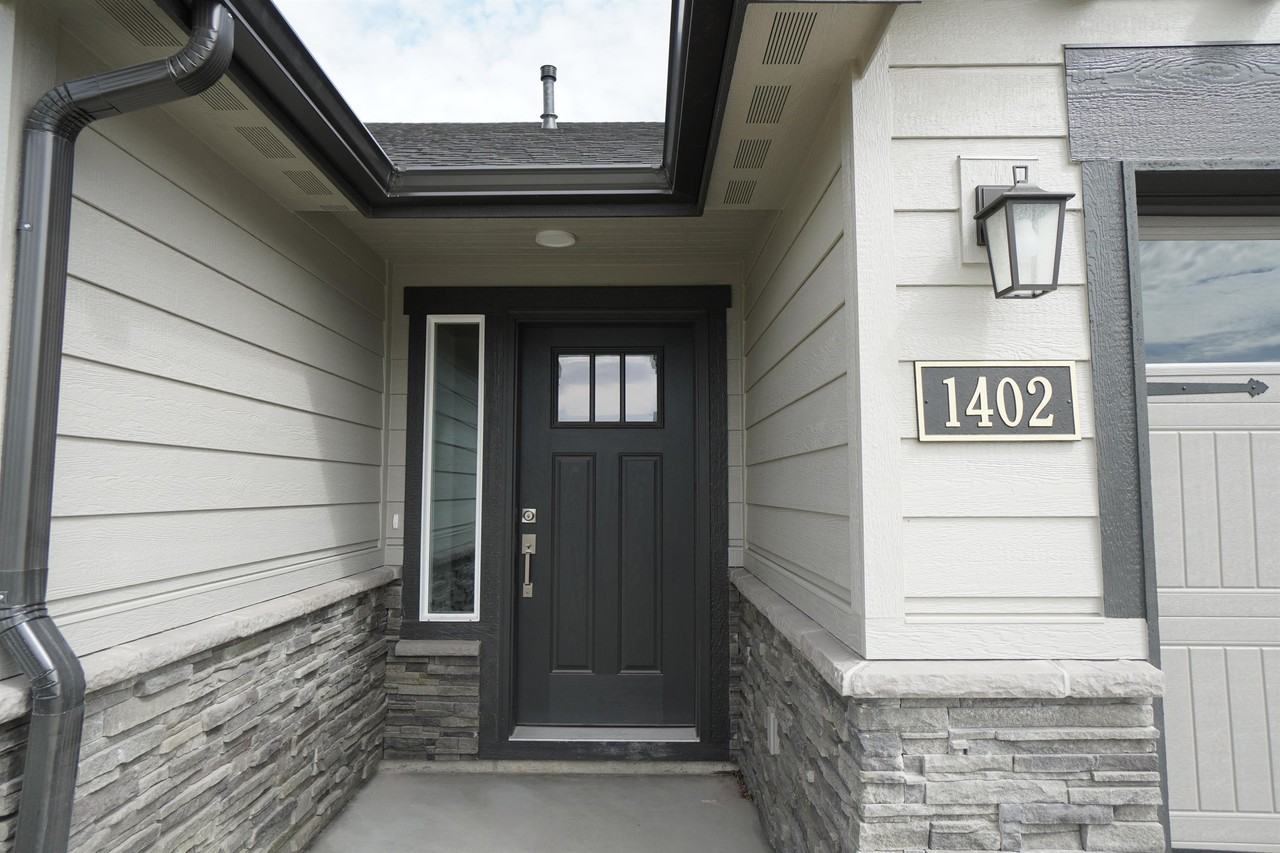 1402 Hayhook St #1 - Photo 4 of 46