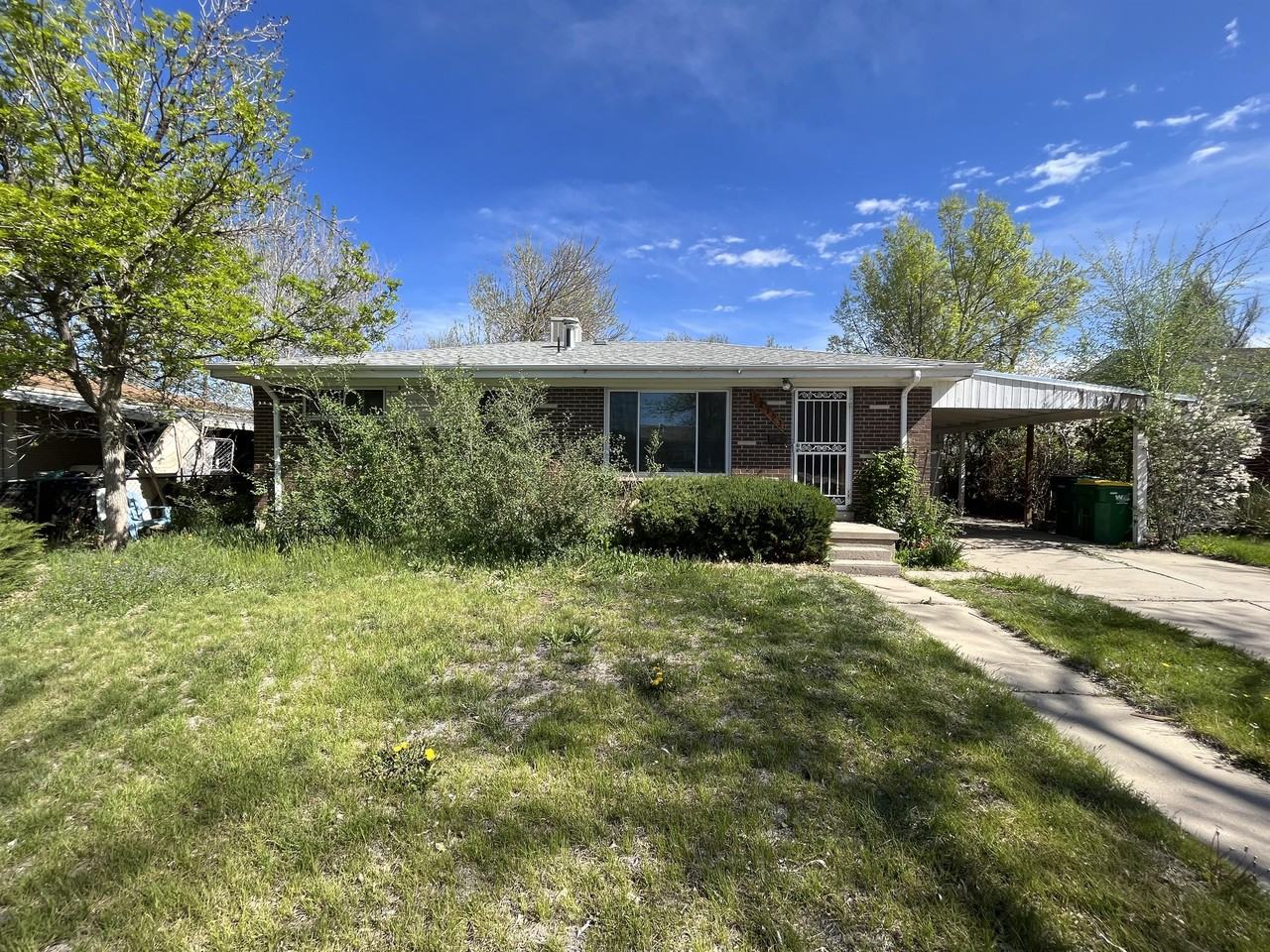 12393 E Park Lane Dr - Photo 2 of 20
