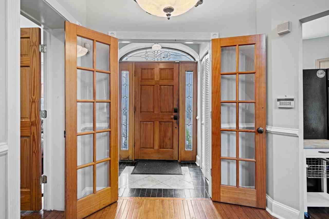 547 Florida Ave Nw #5 - Photo 2 of 20