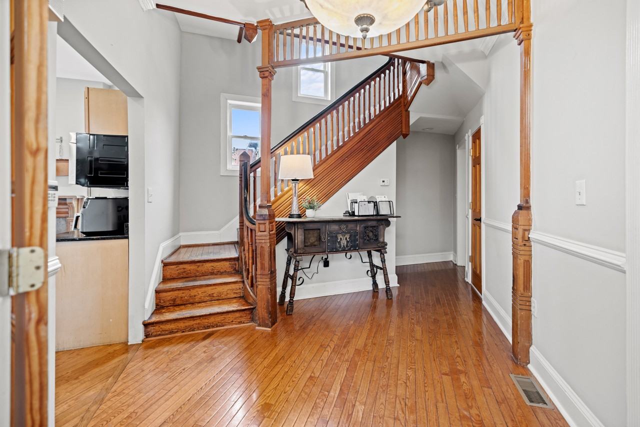 547 Florida Ave Nw #5 - Photo 4 of 20