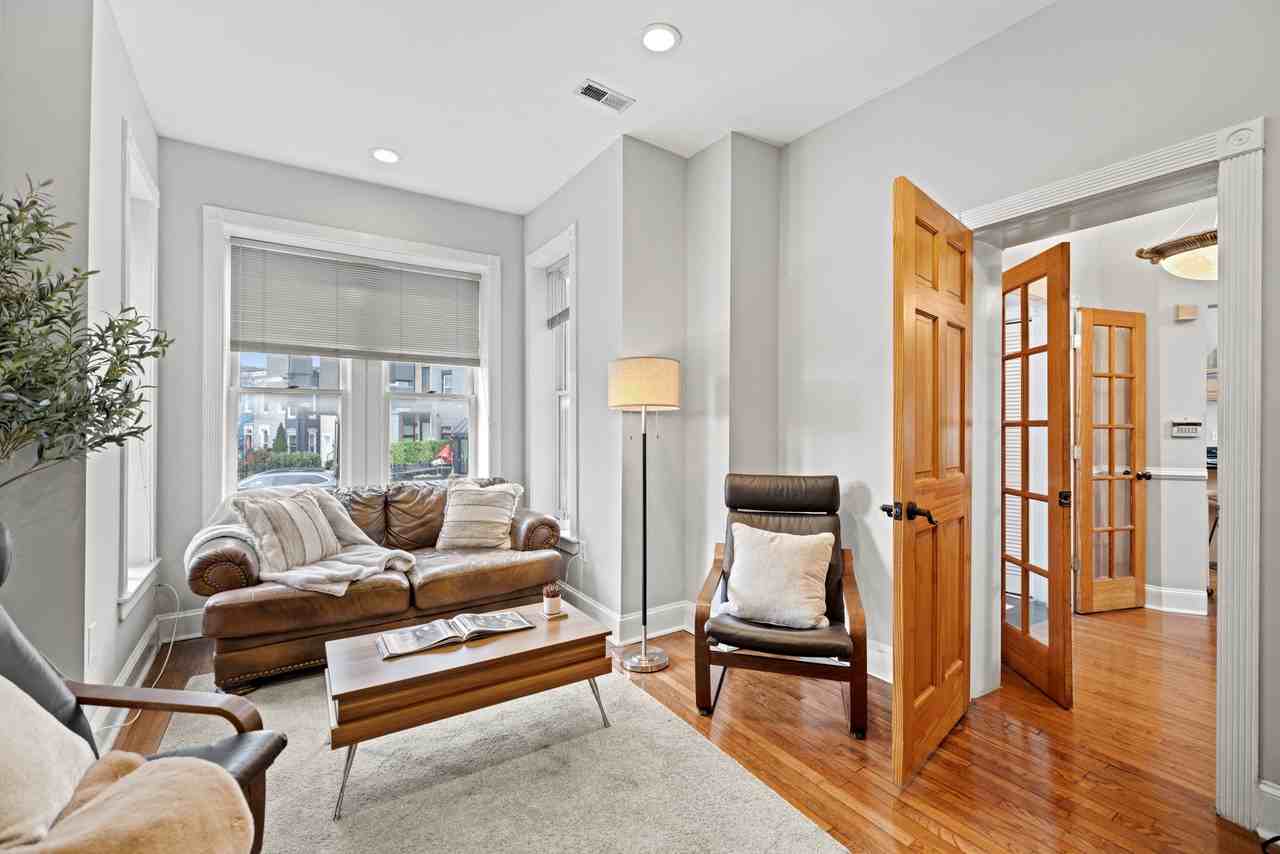 547 Florida Ave Nw #5 - Photo 6 of 20