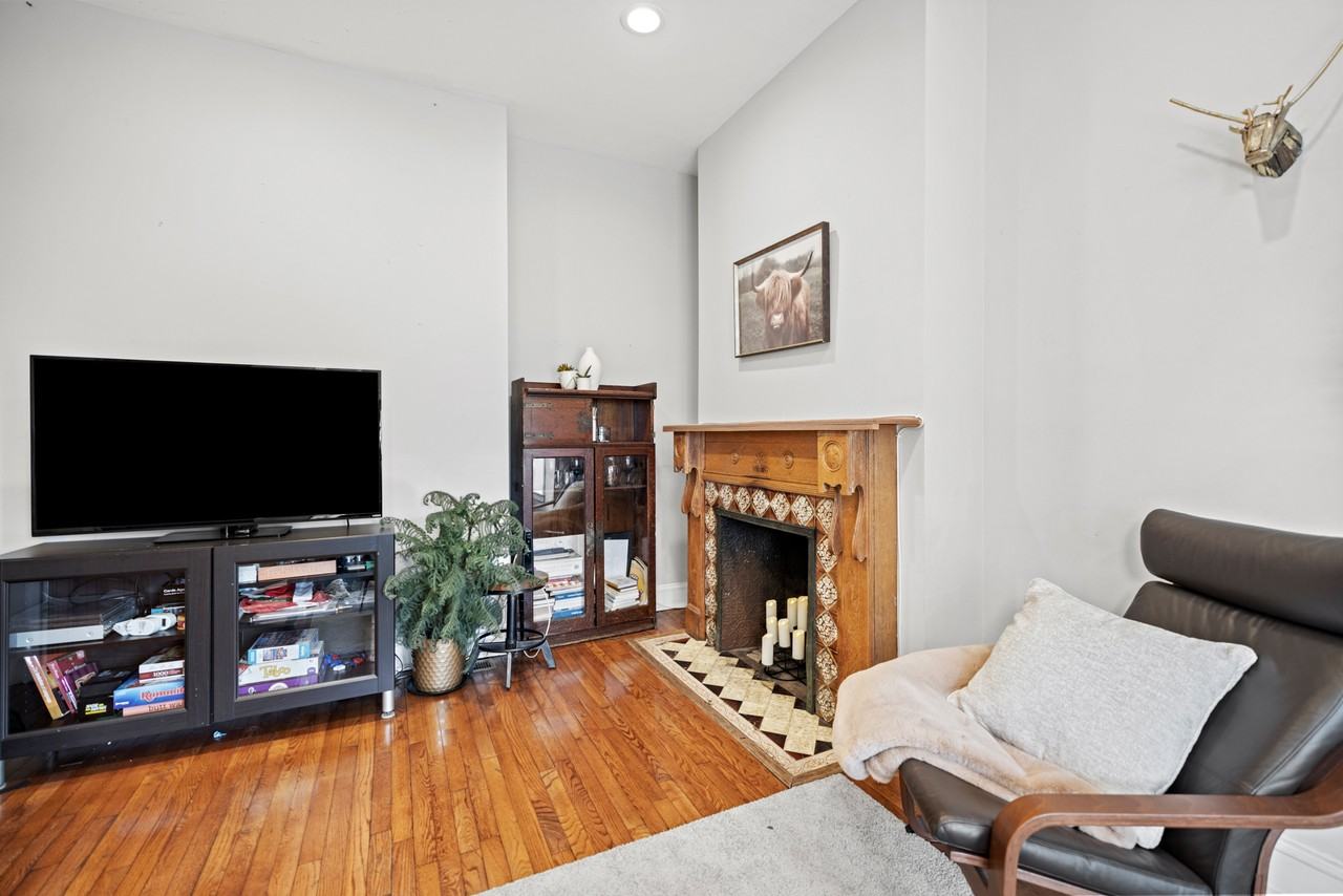 547 Florida Ave Nw #5 - Photo 7 of 20