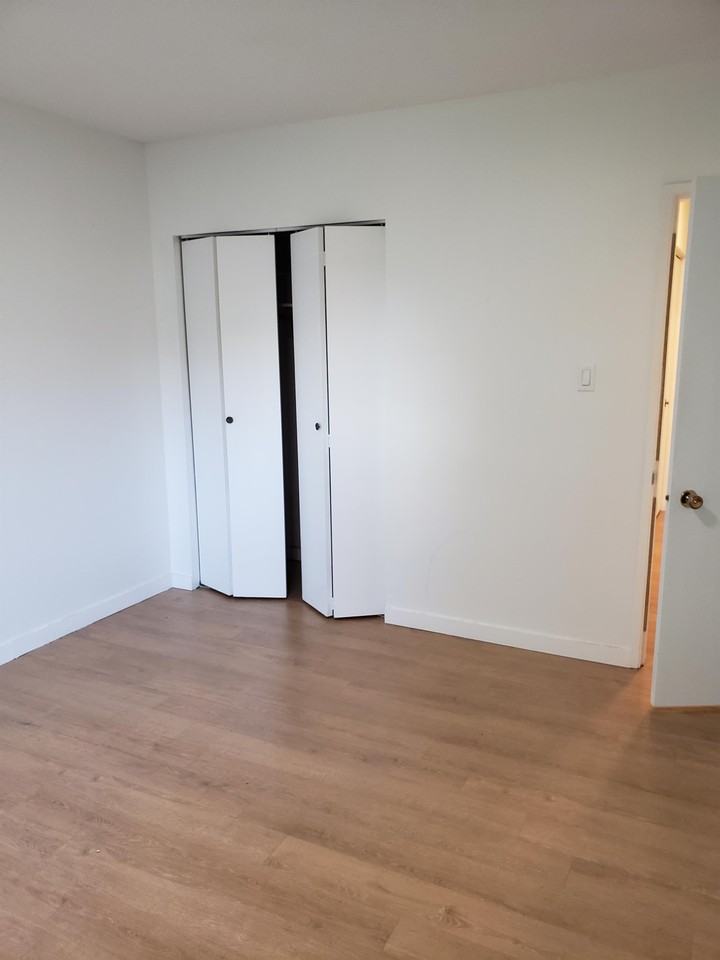 430 Michigan St #310 - Photo 3 of 8