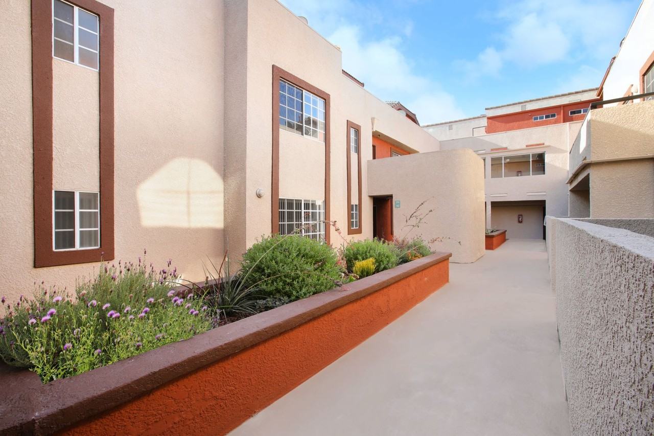 Townhomes on Emerson - Photo 6 of 21