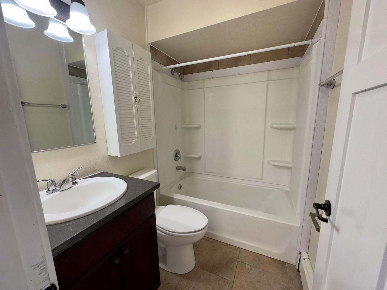 1205 S Blaine Ave #9 - Photo 3 of 6